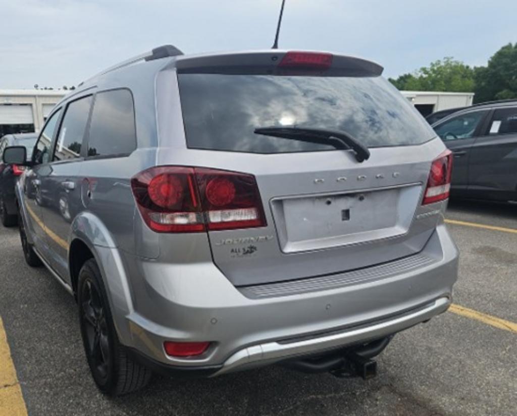 2018 Dodge Journey - $9,000