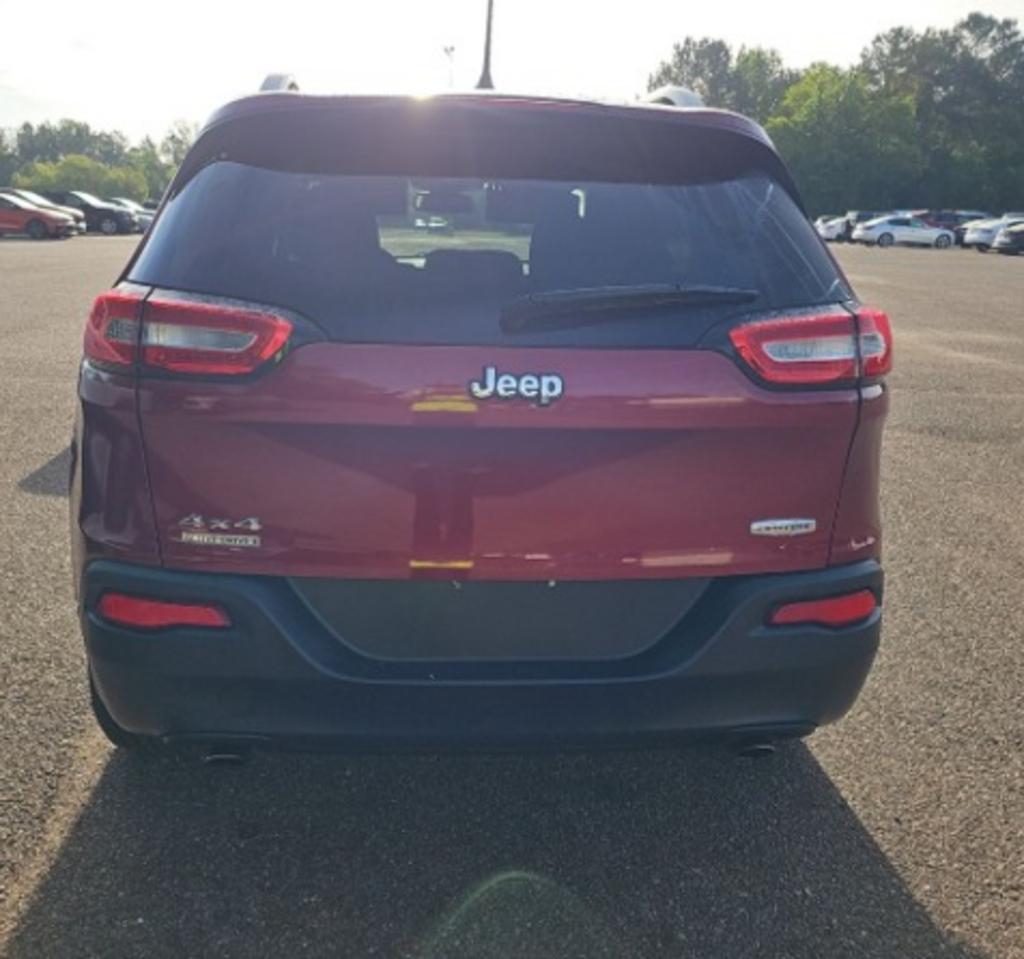 2014 Jeep Cherokee - $9,000
