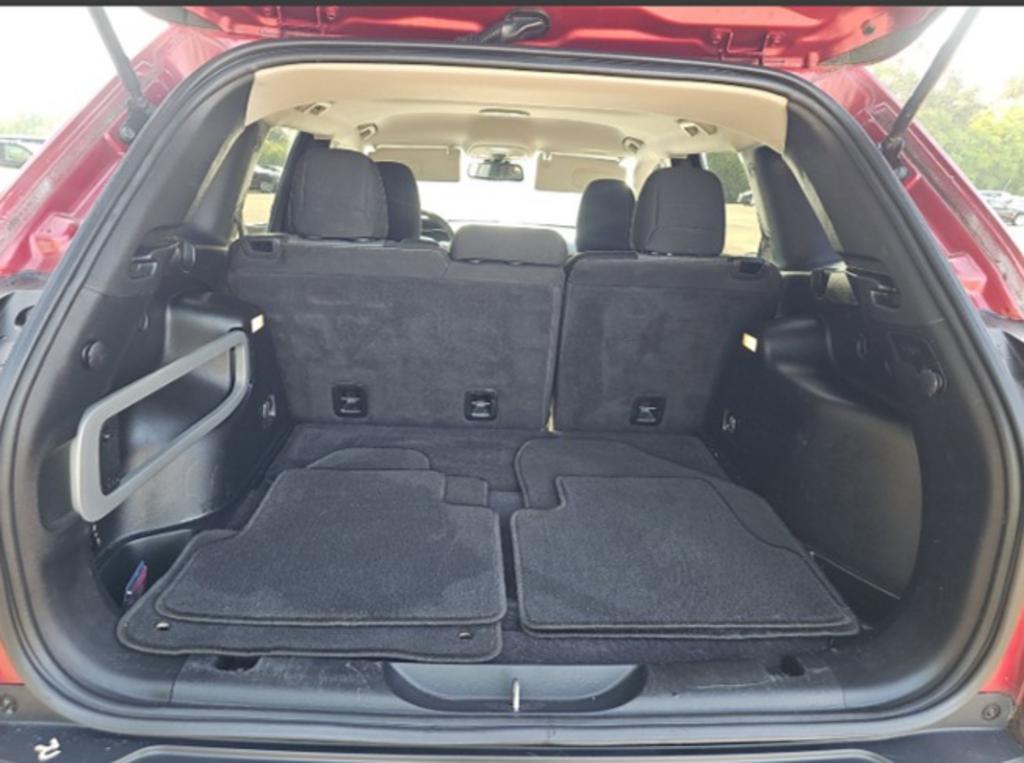 2014 Jeep Cherokee - $9,000