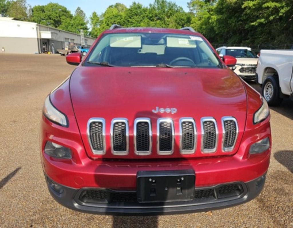 2014 Jeep Cherokee - $9,000
