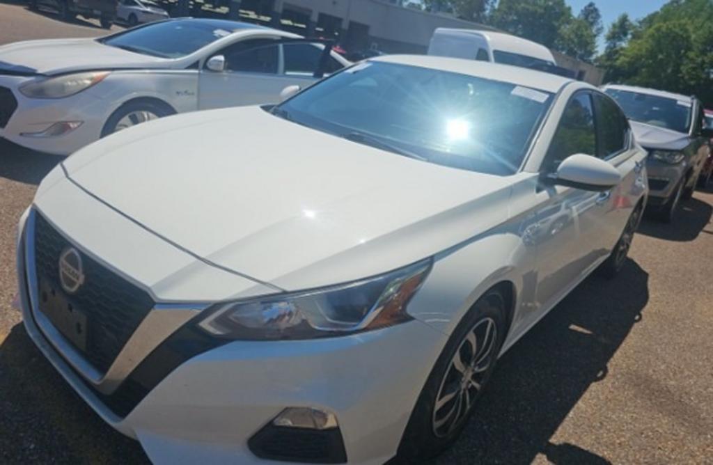 2019 Nissan Altima S photo