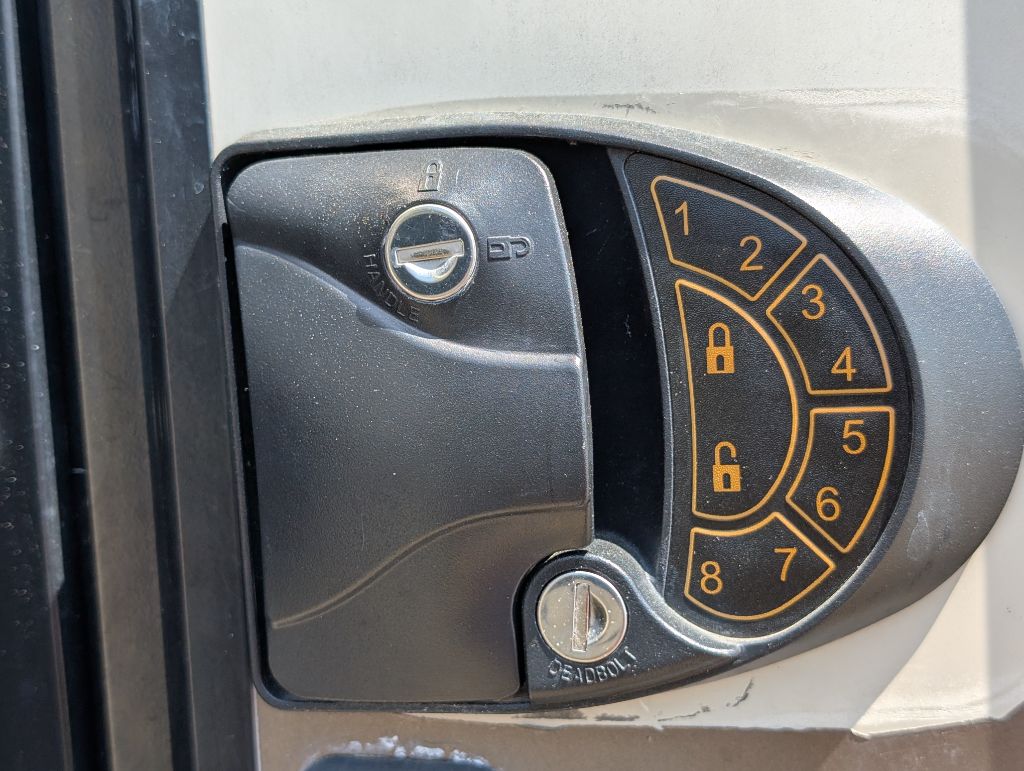 2015 JAYCO PINNACLE - $32,500