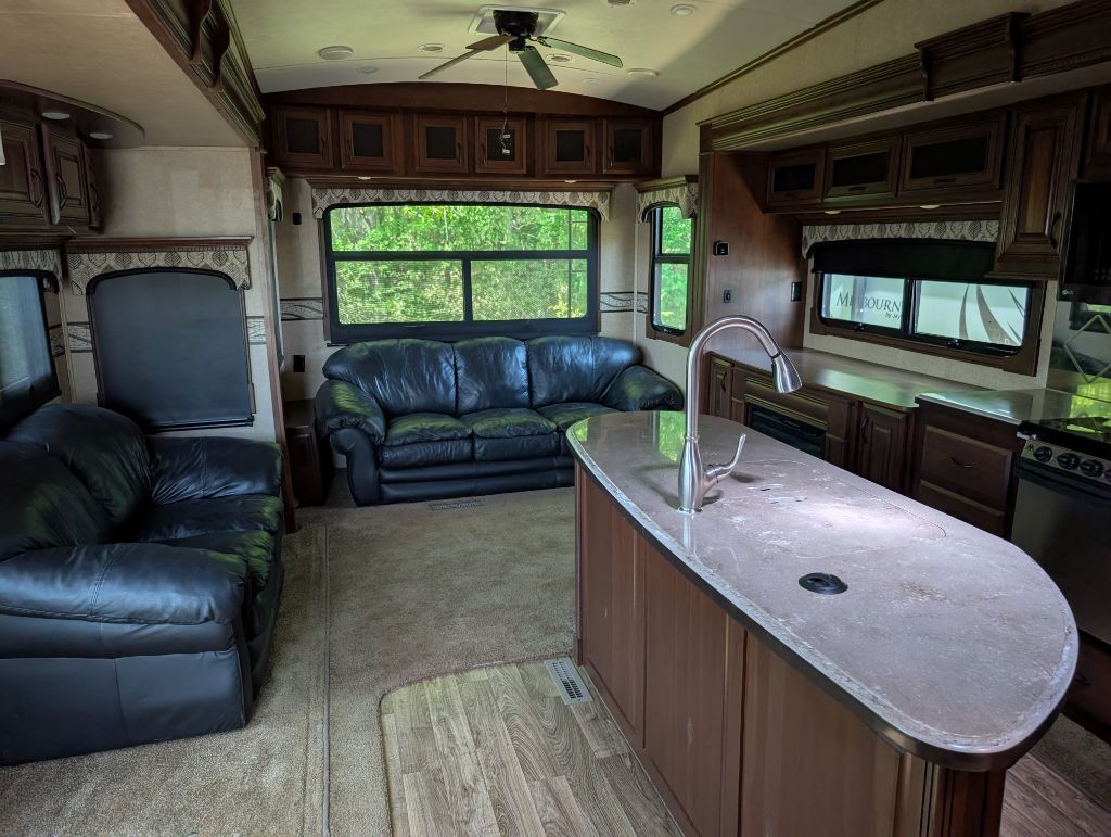 2015 JAYCO PINNACLE - $32,500