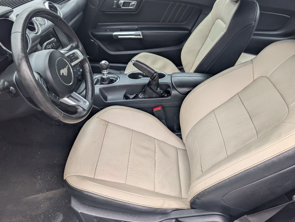 2015 Ford Mustang - $12,990