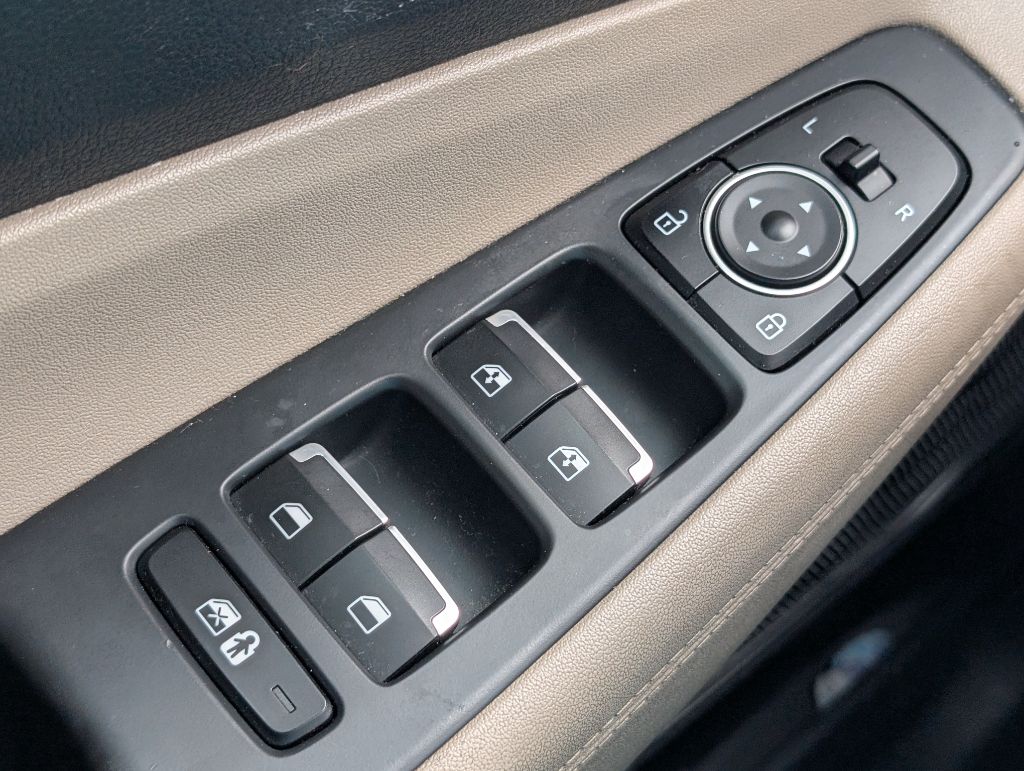 2023 Hyundai Santa Fe - $17,900