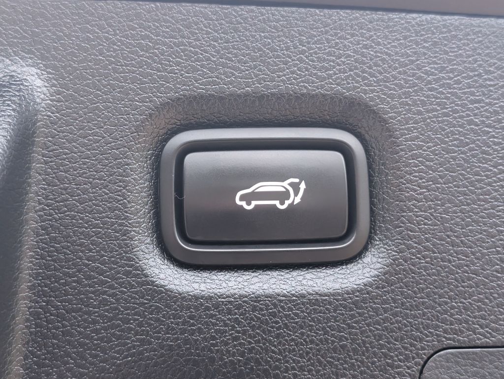 2023 Hyundai Santa Fe - $17,900