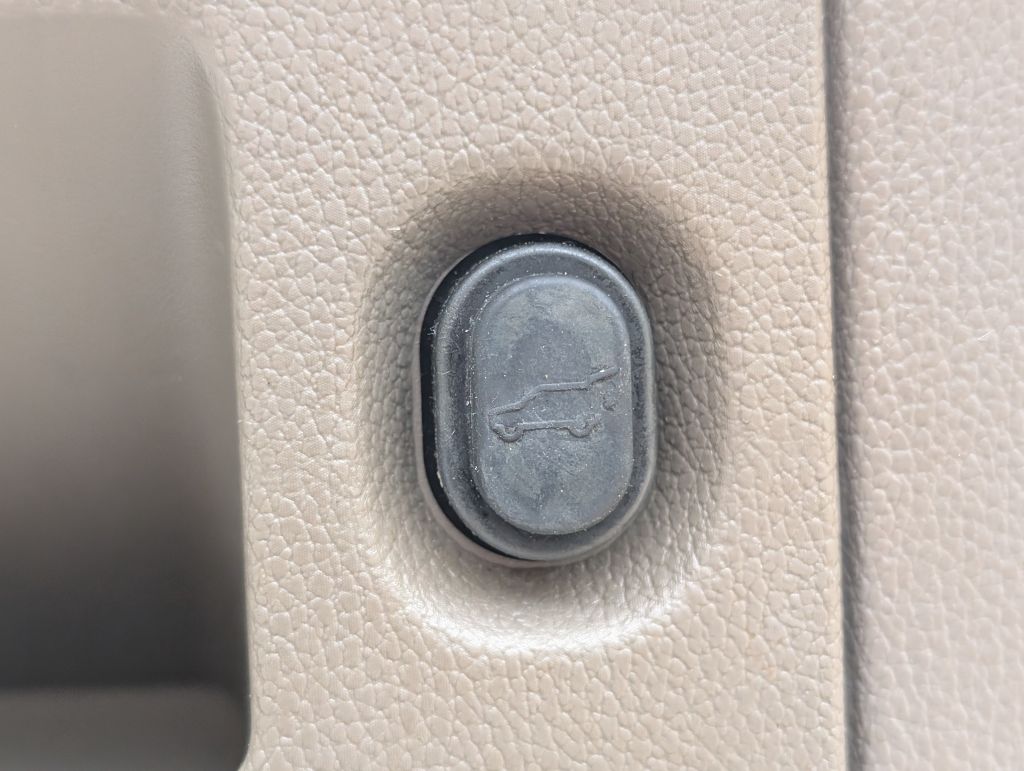 2015 Chevrolet Tahoe - $15,500
