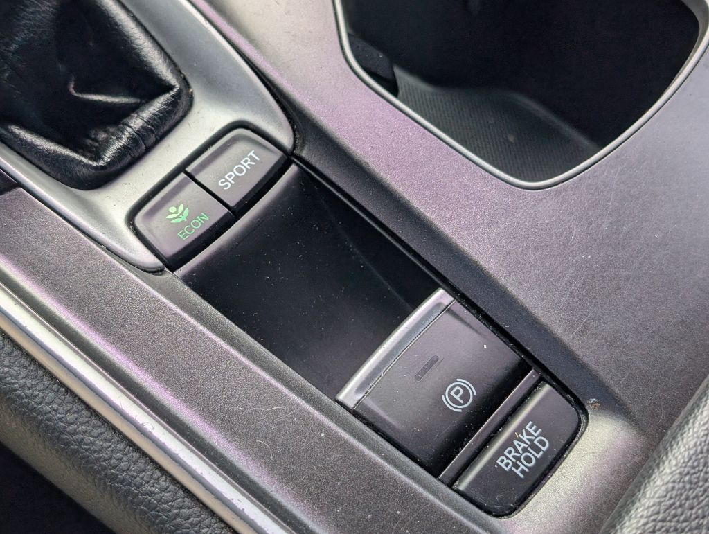 2019 Honda Accord - $18,300