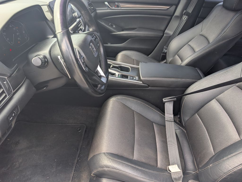 2019 Honda Accord - $18,300