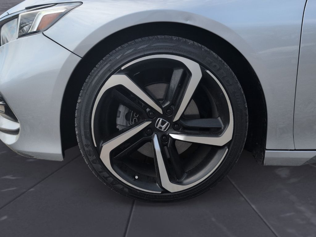 2019 Honda Accord - $18,300