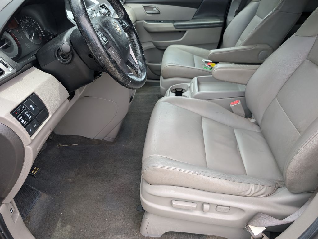 2012 Honda Odyssey - $10,000