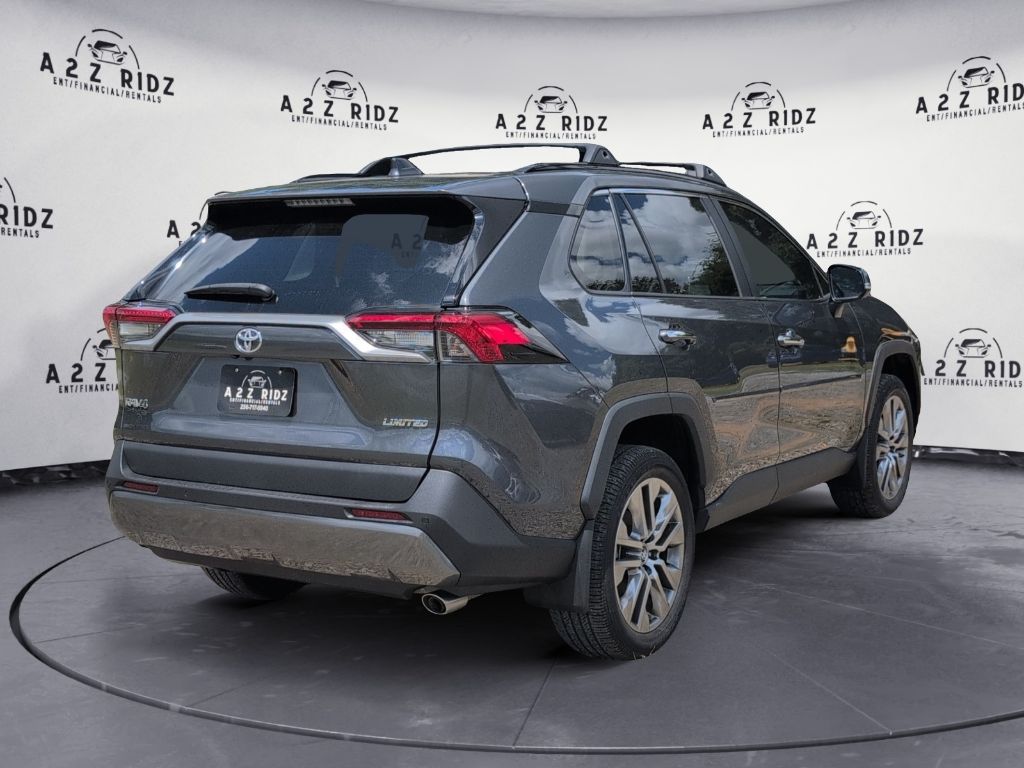 2019 Toyota RAV4 - $30,000