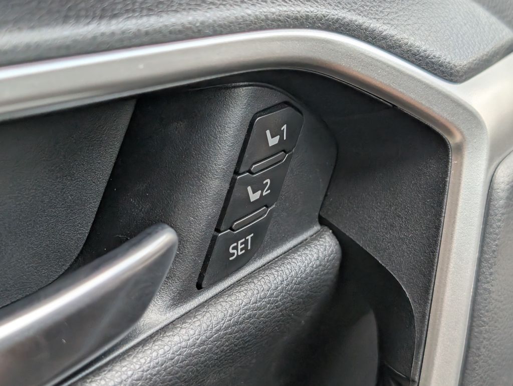 2019 Toyota RAV4 - $30,000