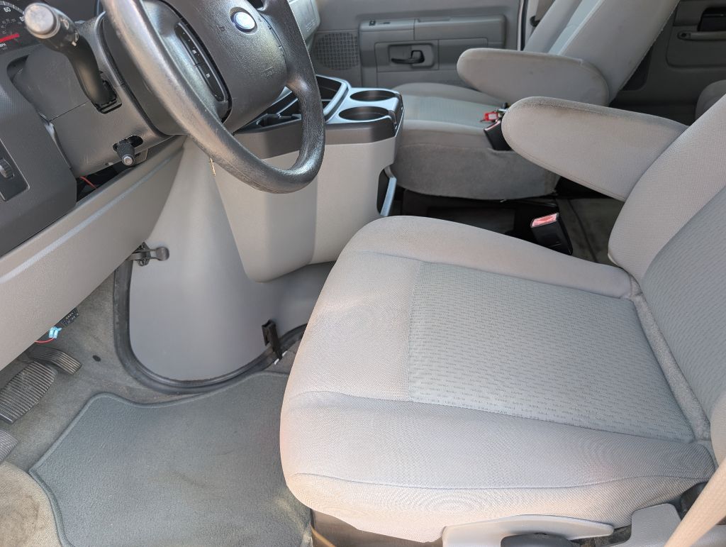 2013 Ford E-350
