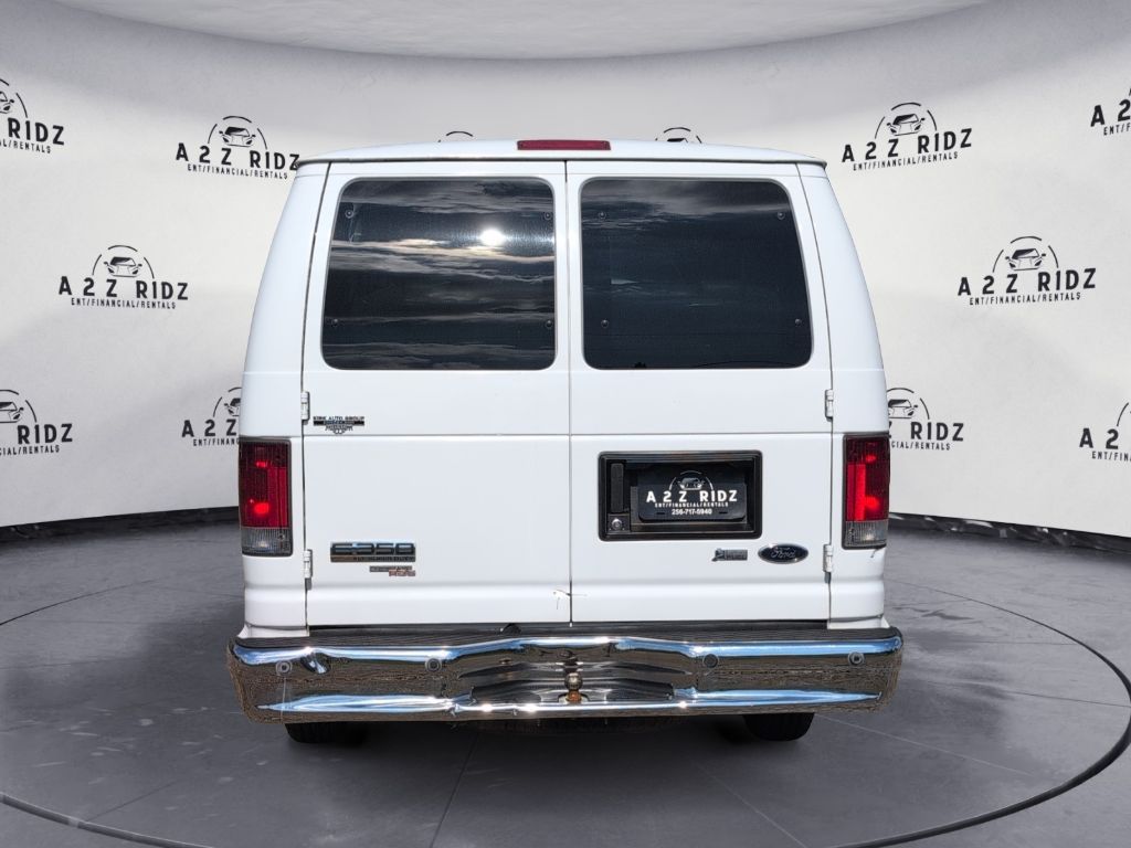 2013 Ford E-350