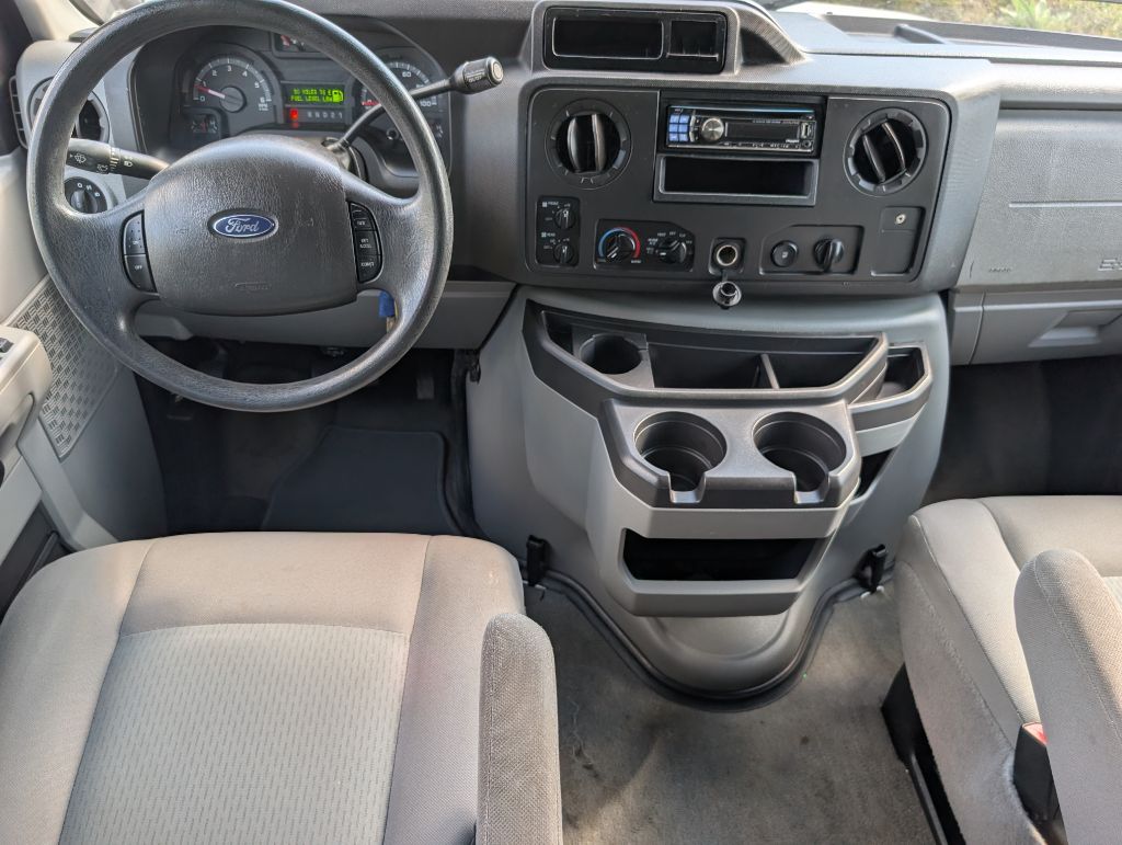 2013 Ford E-350