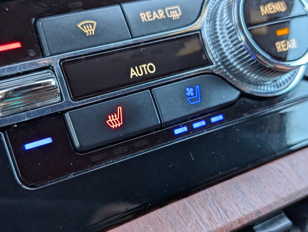 2020 Lincoln Navigator - $38,500