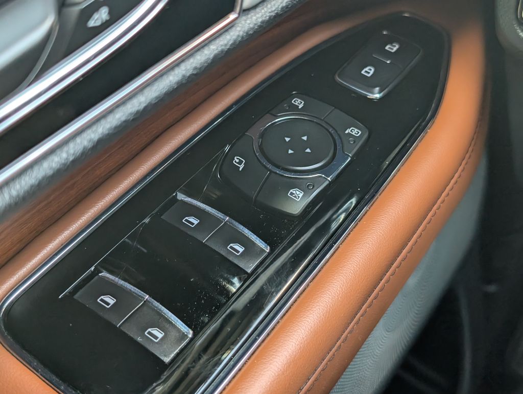 2020 Lincoln Navigator - $38,500