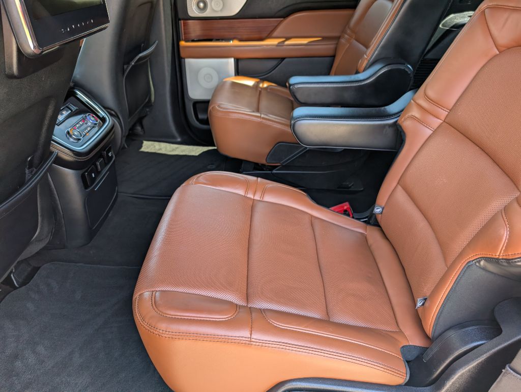 2020 Lincoln Navigator - $38,500