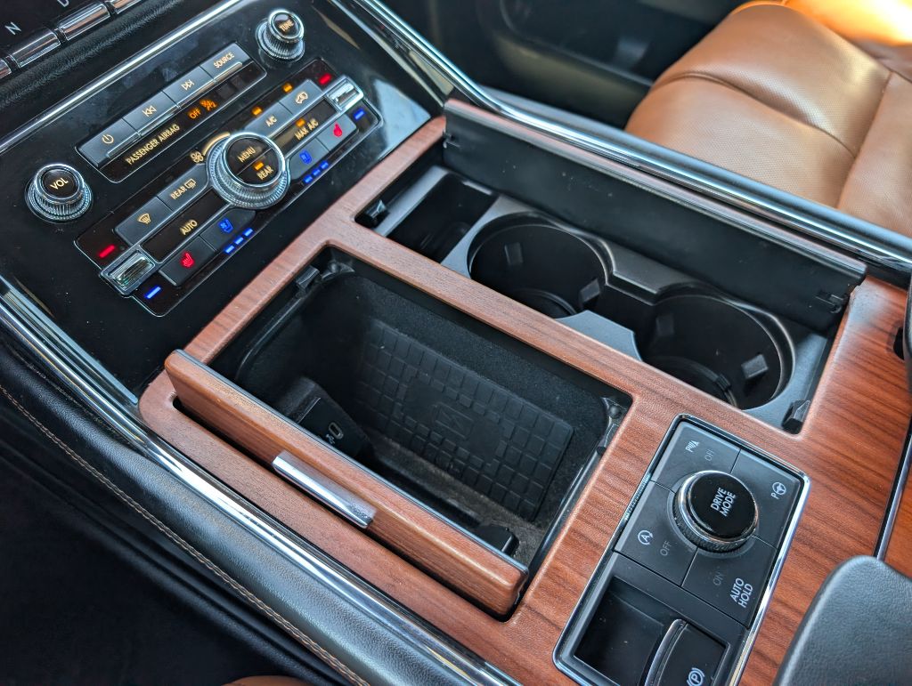 2020 Lincoln Navigator - $38,500