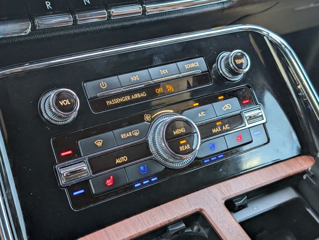 2020 Lincoln Navigator - $38,500