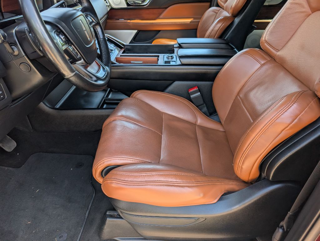 2020 Lincoln Navigator - $38,500