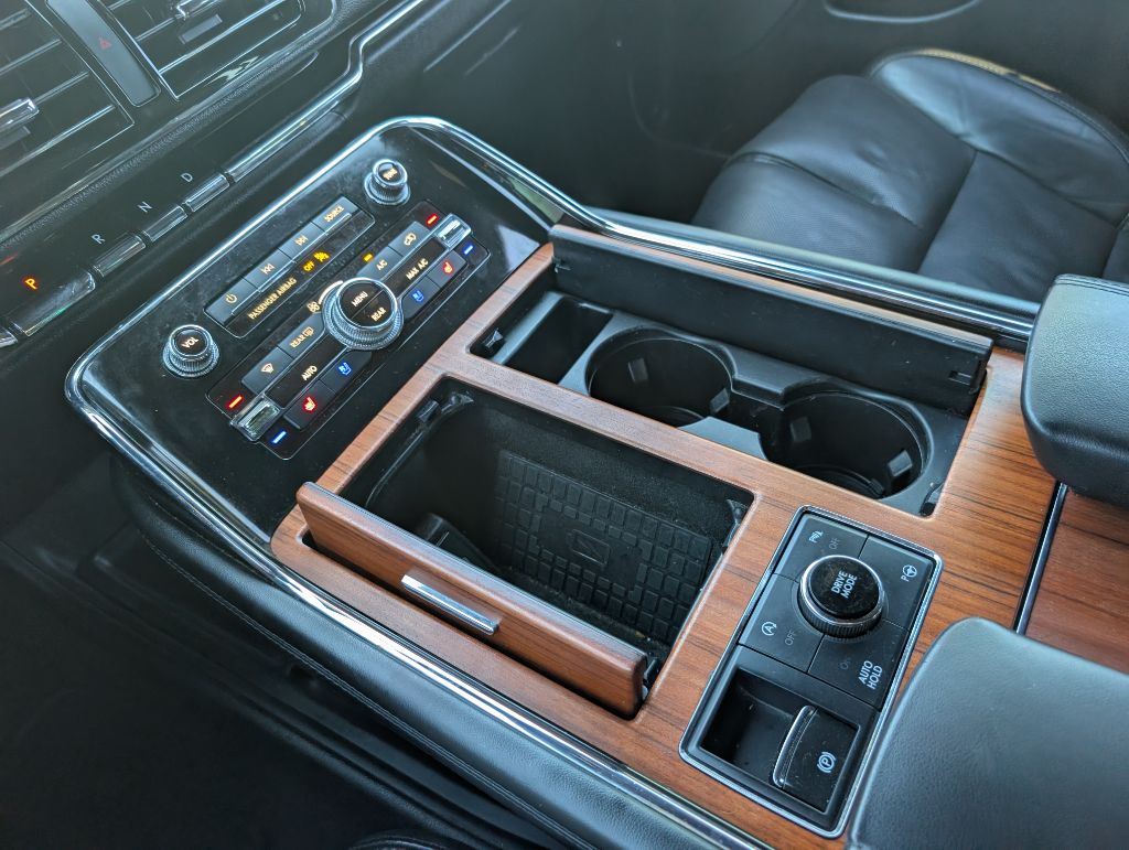 2020 Lincoln Navigator - $27,500