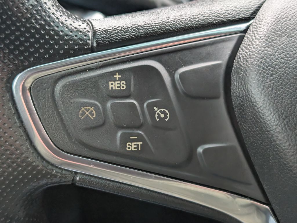 2020 Chevrolet Malibu - $14,500