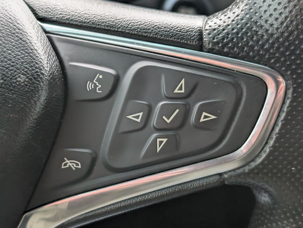 2020 Chevrolet Malibu - $14,500