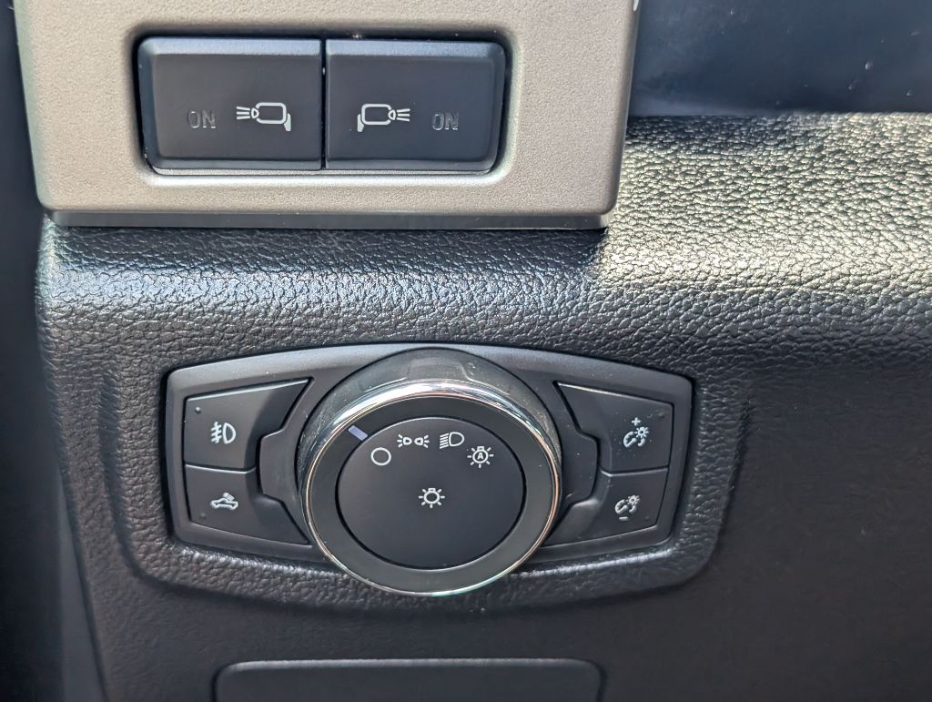 2016 Ford F150 - $18,000