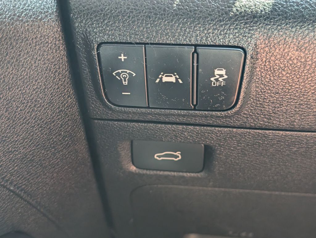 2021 Kia K5 - $17,500