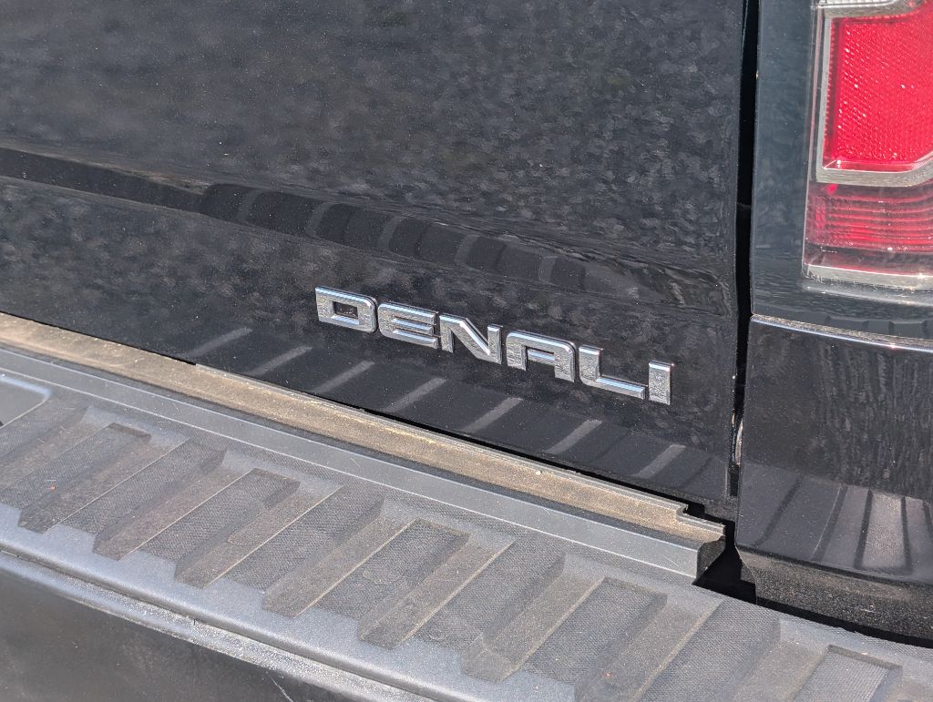 2016 GMC Sierra 1500 - $17,500