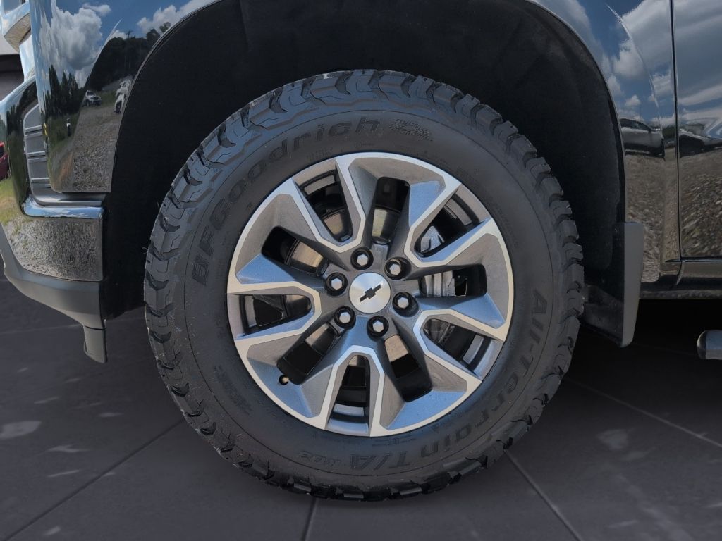 2021 Chevrolet Silverado - $38,900