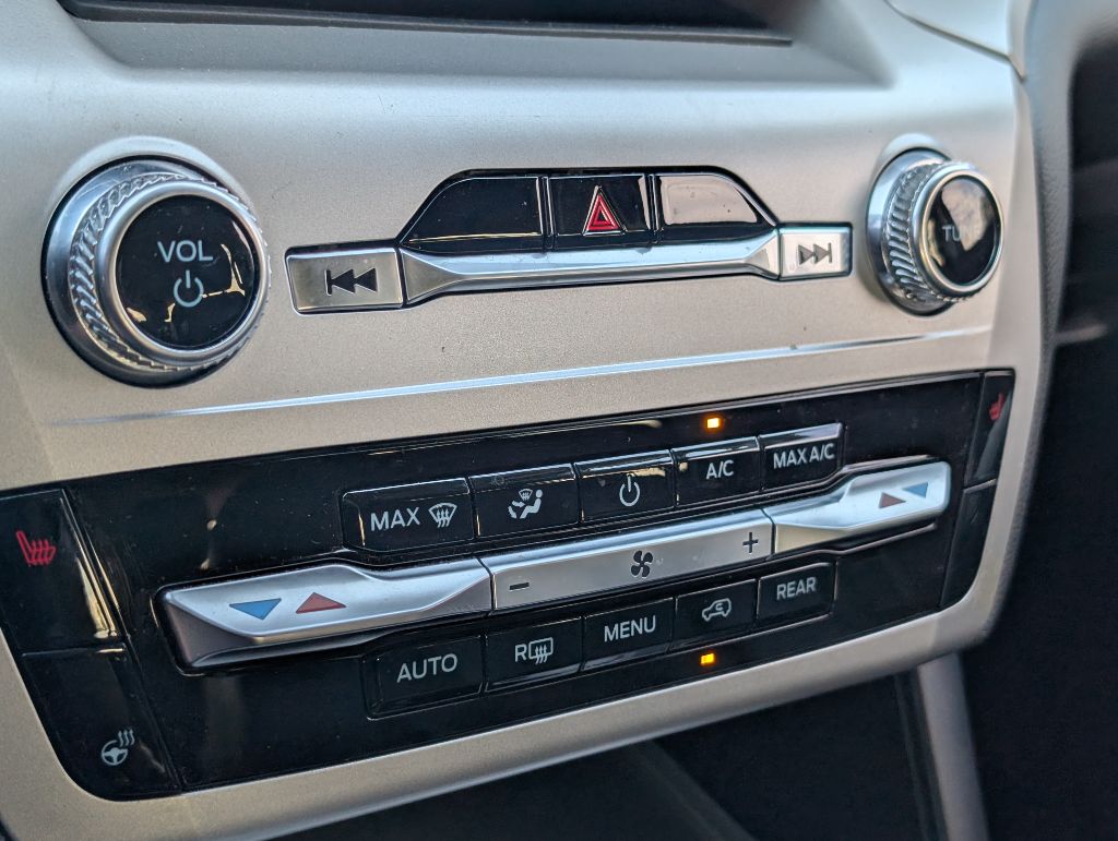 2022 Ford Explorer - $20,700