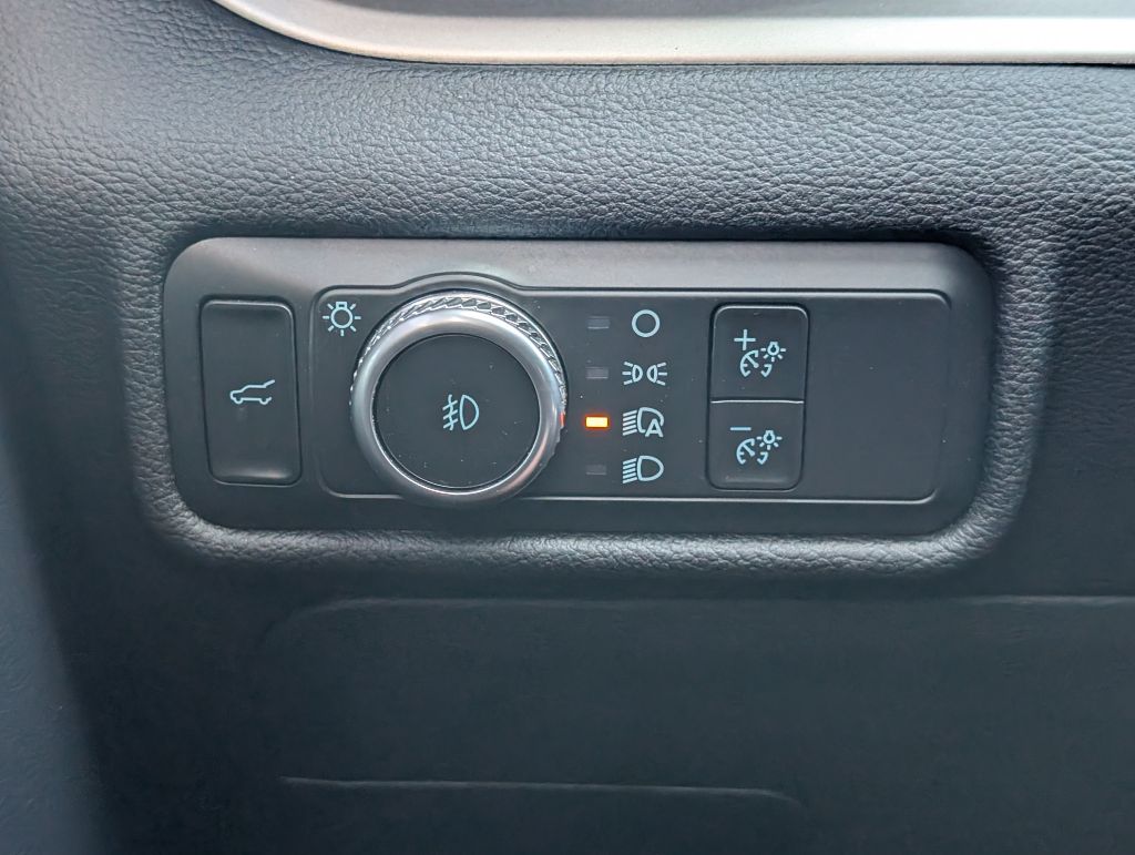 2022 Ford Explorer - $20,700