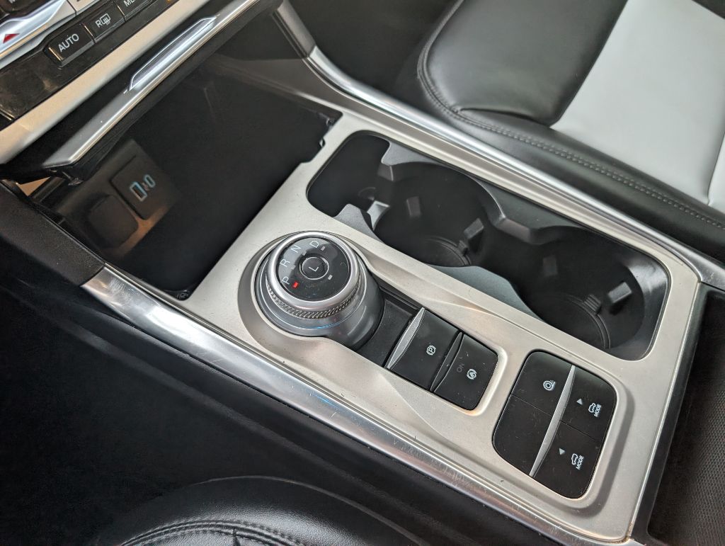 2022 Ford Explorer - $23,750