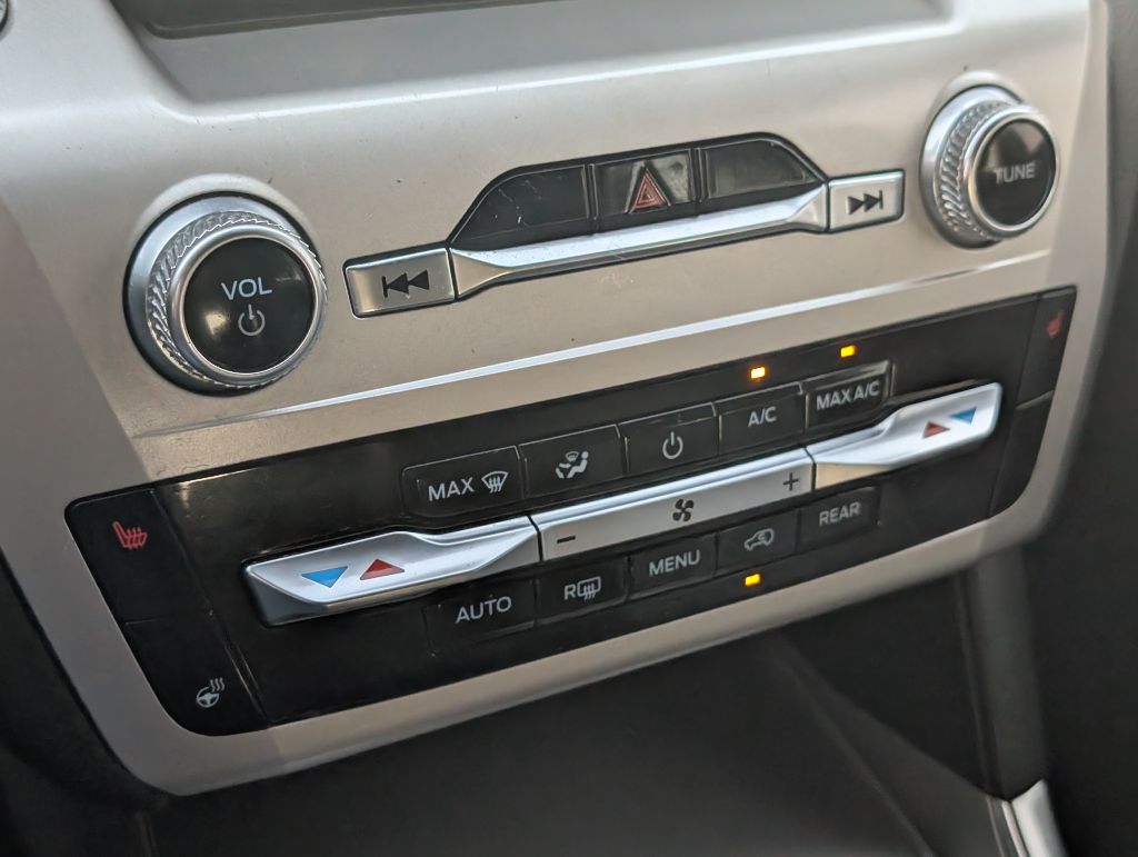 2022 Ford Explorer - $23,750