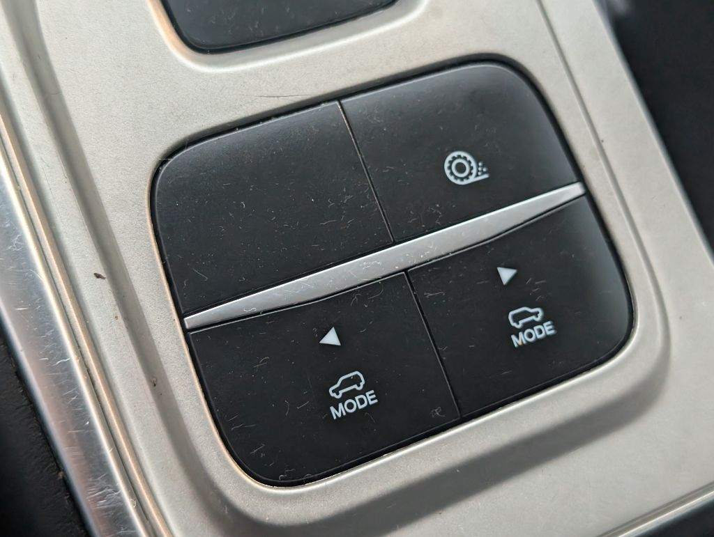 2022 Ford Explorer - $23,750