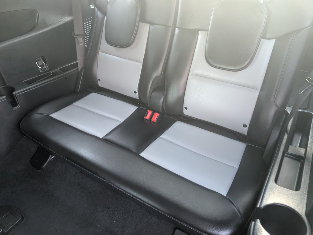 2022 Ford Explorer - $23,750