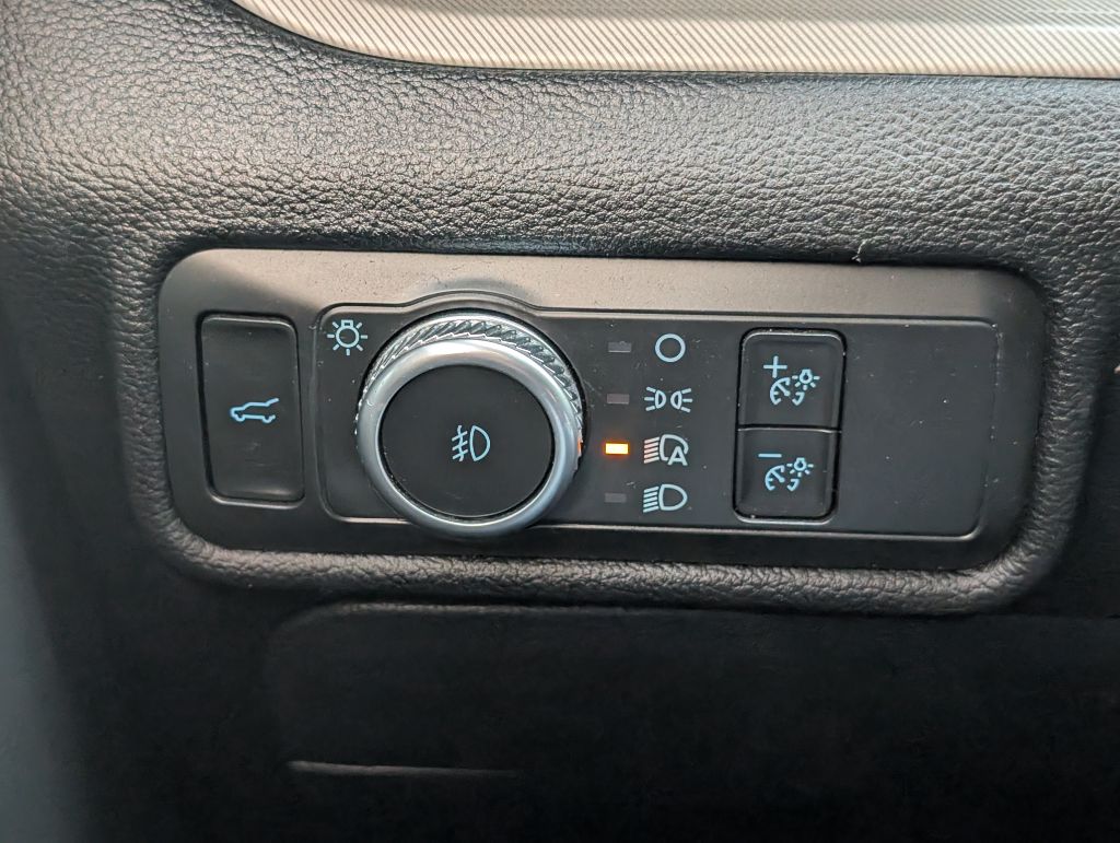 2022 Ford Explorer - $23,750