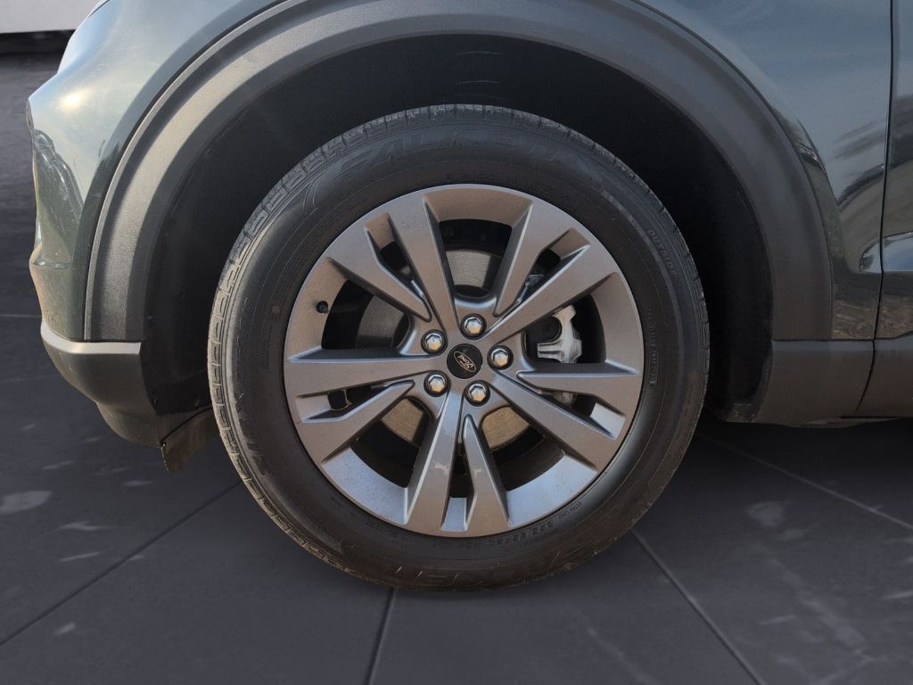 2022 Ford Explorer - $23,750