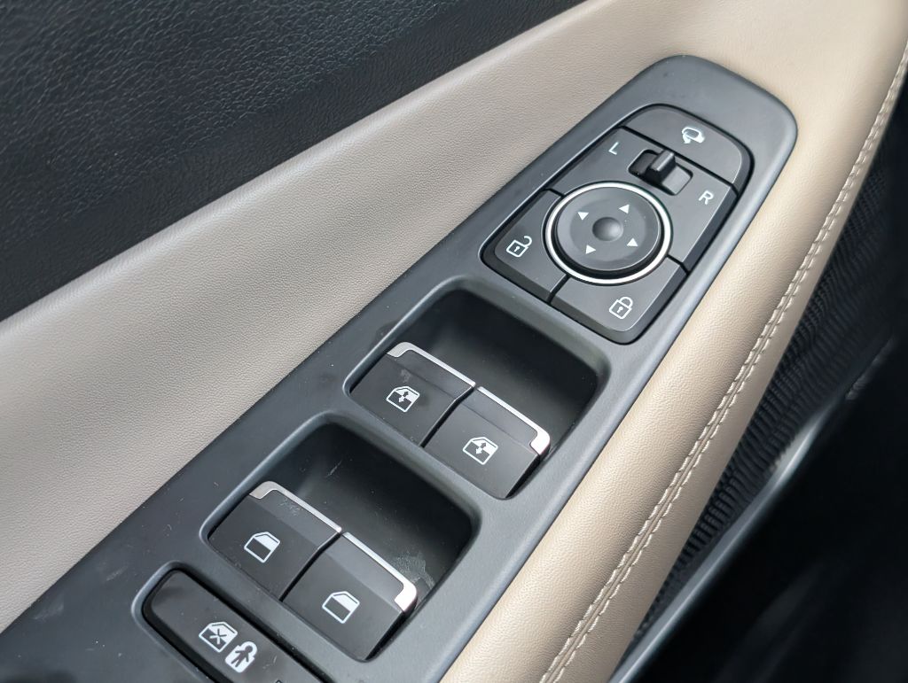 2022 Hyundai Santa Fe - $25,000