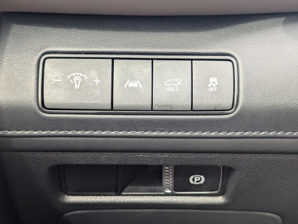 2022 Hyundai Santa Fe - $25,000