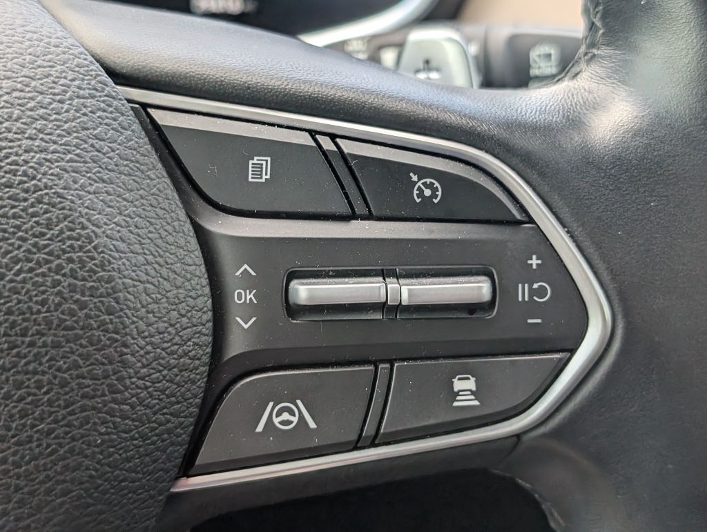 2022 Hyundai Santa Fe - $25,000