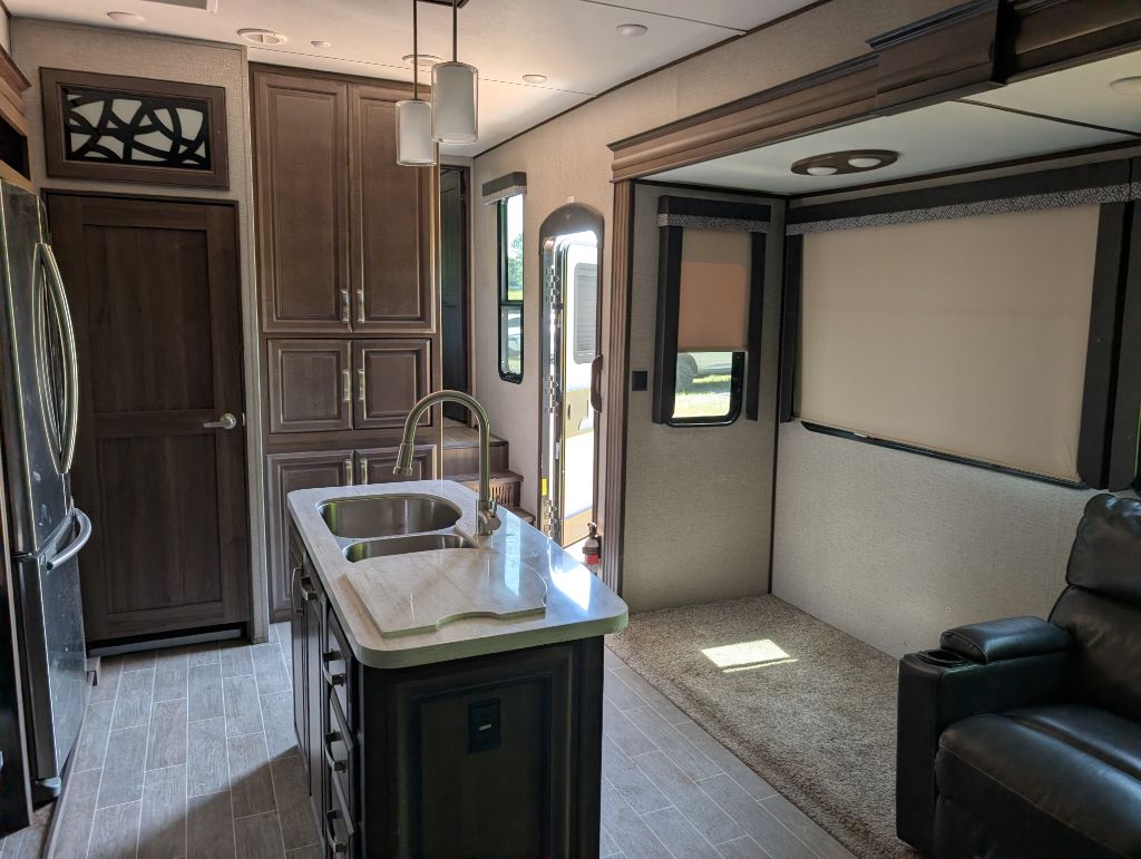 2020 Keystone Avalanche  - $24,800