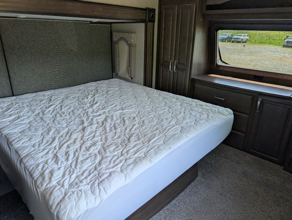 2020 Keystone Avalanche  - $24,800
