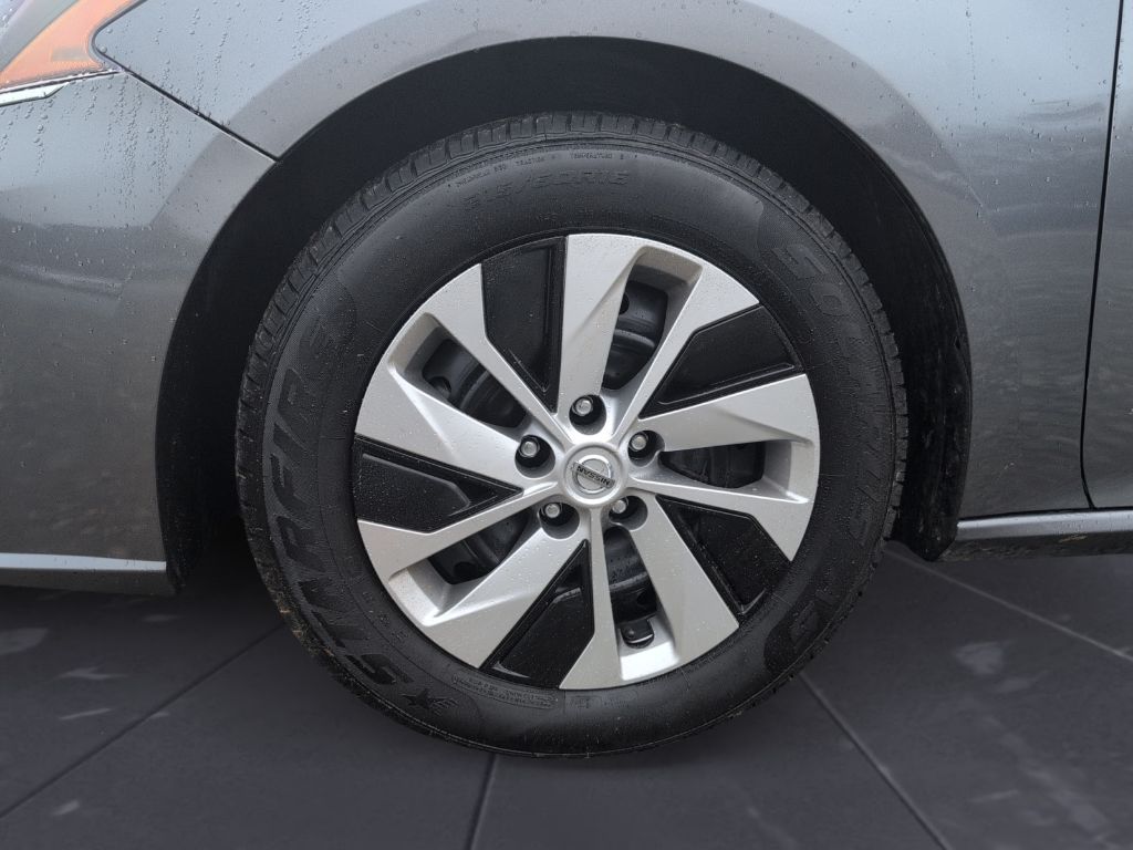 2023 Nissan Altima - $22,000