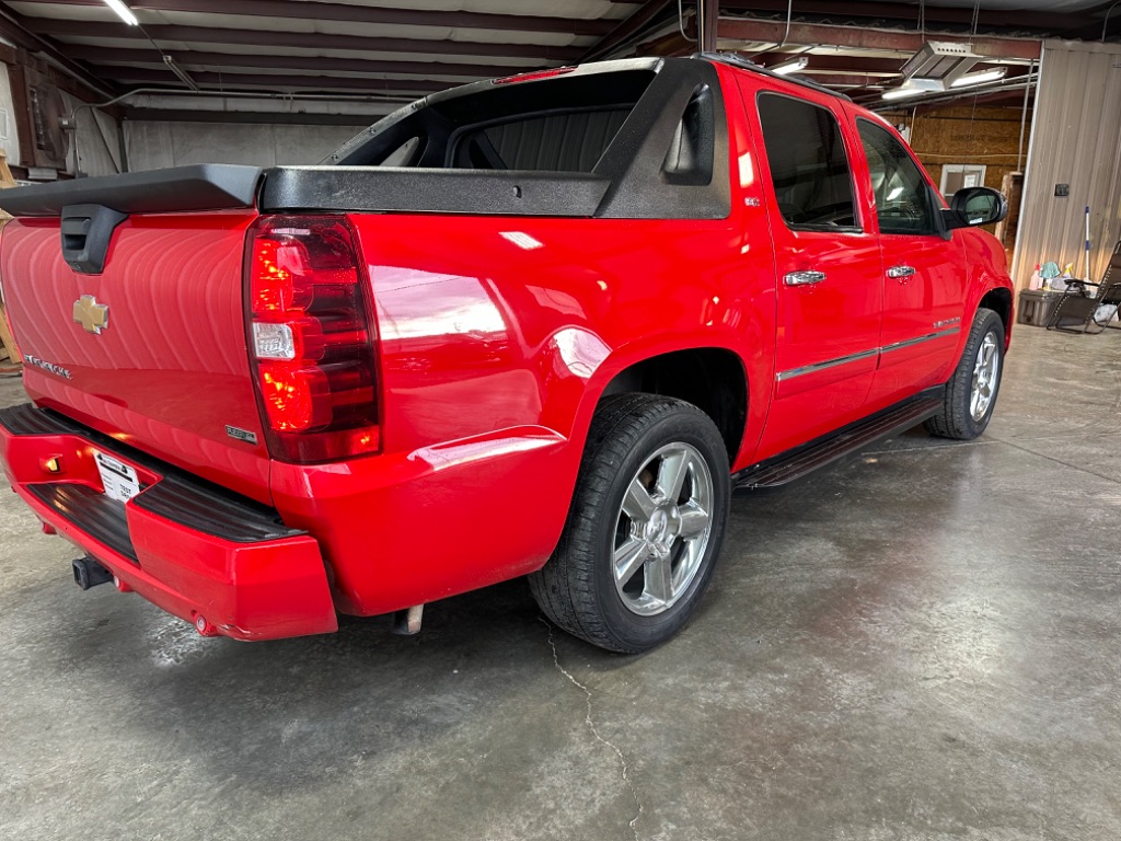2012 Chevrolet Avalanche LTZ photo