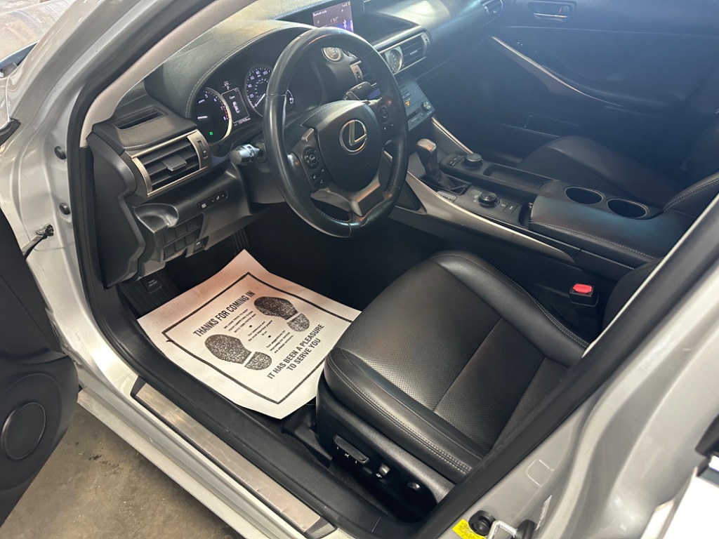 2015 Lexus IS 250 photo