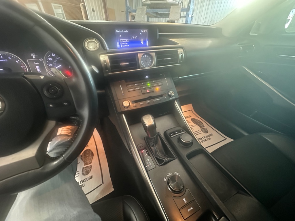 2015 Lexus IS 250 photo